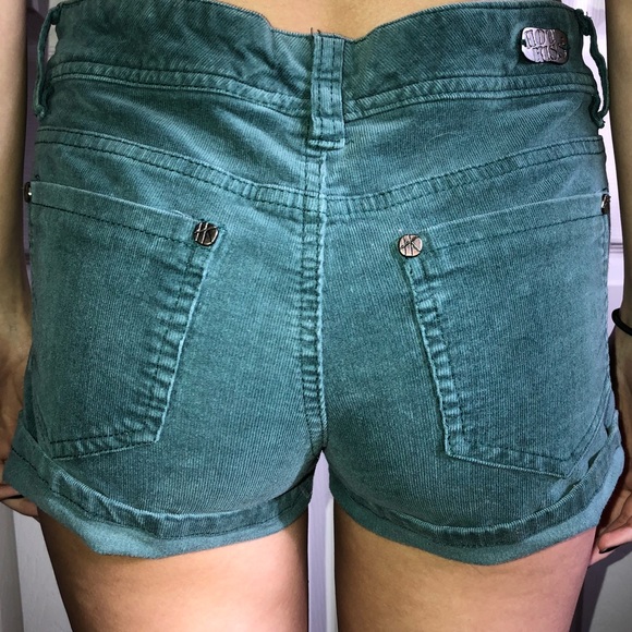 corduroy shorts - Picture 2 of 2